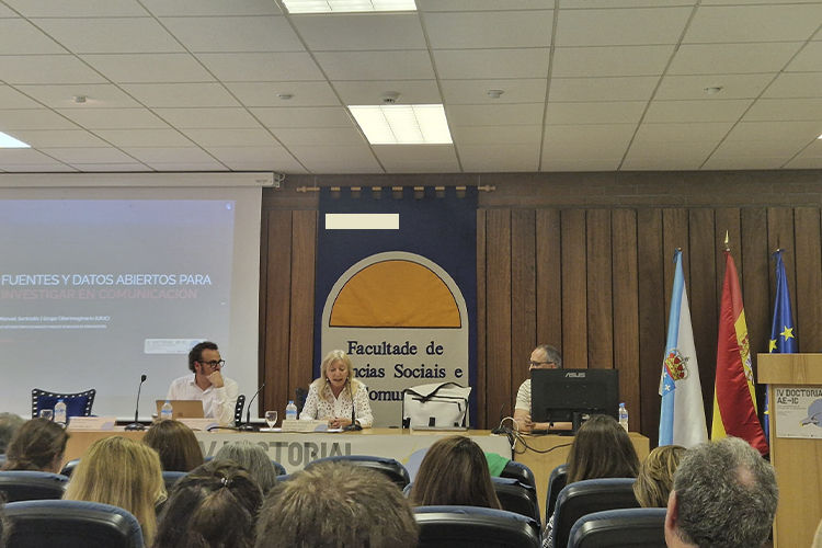 Segundo panel que contó con las intervenciones de Òscar Coromina y Manuel Gértrudix Barrio, y fue moderado por Carmen Peñafiel Saiz